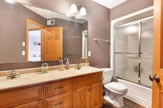 1007 Arbor Way, Sauk Rapids, MN 56379