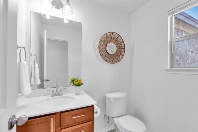 511 Estes PARK, Taylor, TX 76574