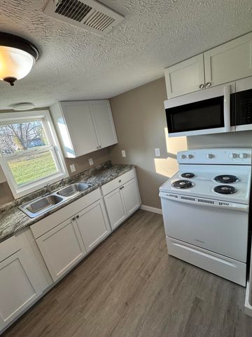 203 S Division Street, Seymour, MO 65746