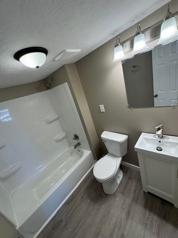 203 S Division Street, Seymour, MO 65746