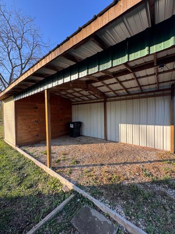 203 S Division Street, Seymour, MO 65746