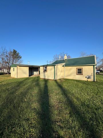 203 S Division Street, Seymour, MO 65746
