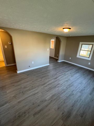 203 S Division Street, Seymour, MO 65746