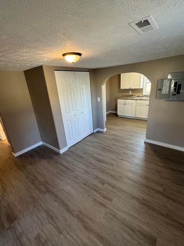 203 S Division Street, Seymour, MO 65746