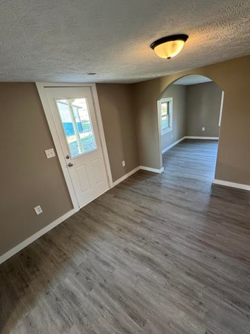 203 S Division Street, Seymour, MO 65746