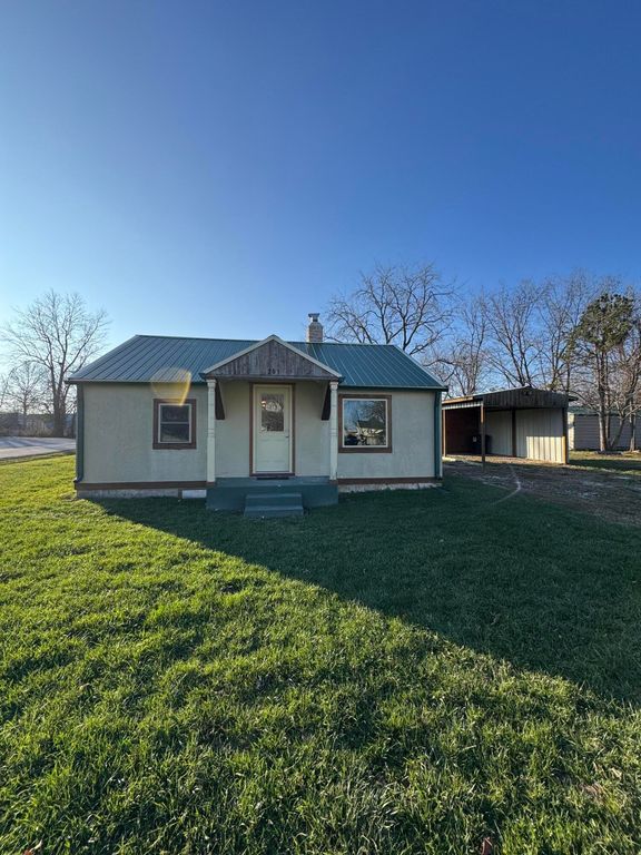 203 S Division Street, Seymour, MO 65746