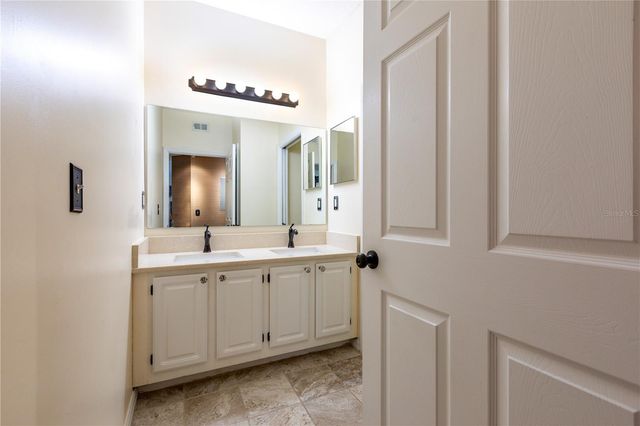 10000 SW 52ND AVENUE 124, Gainesville, FL 32608
