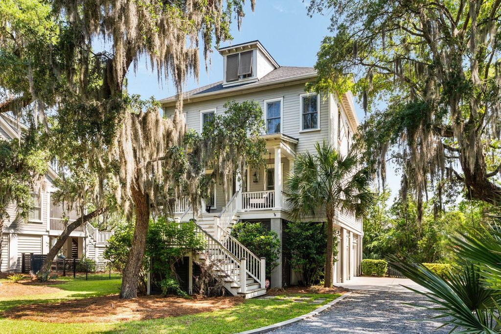 1878 Headquarters Plantation Drive, Johns Island, SC 29455