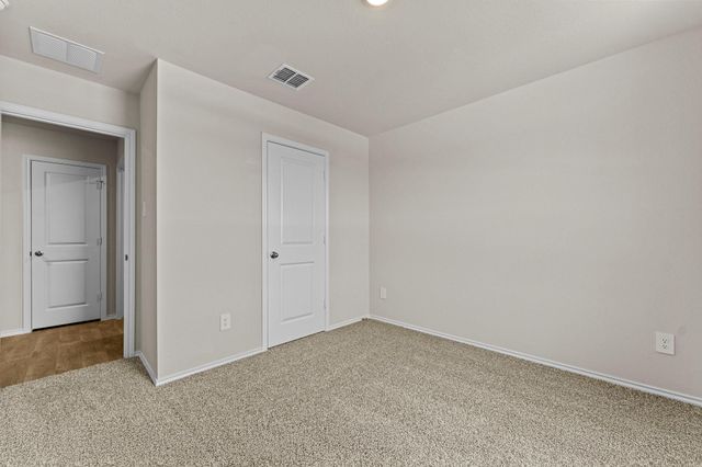 2203 Loganberry LN, Luling, TX 78648