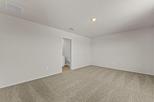 2203 Loganberry LN, Luling, TX 78648