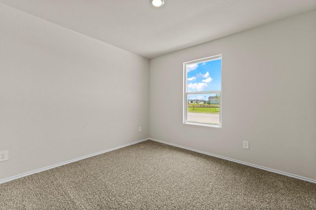 2203 Loganberry LN, Luling, TX 78648
