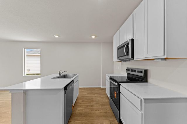2203 Loganberry LN, Luling, TX 78648