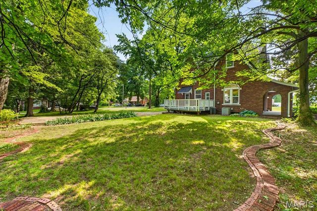 101 Mesa Drive, Collinsville, IL 62234