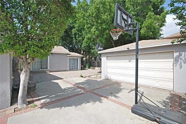 10622 Zelzah Avenue, Granada Hills, CA 91344