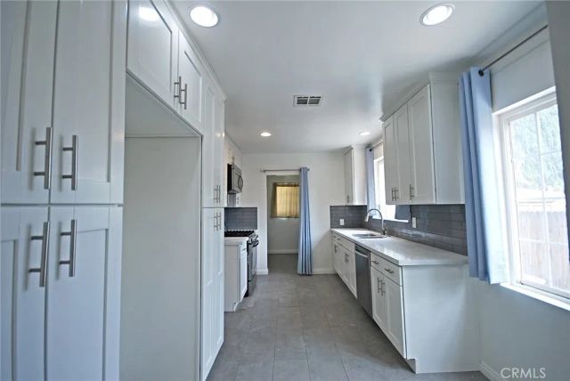 10622 Zelzah Avenue, Granada Hills, CA 91344
