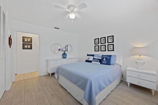2735 Dudley Drive E C, West Palm Beach, FL 33415