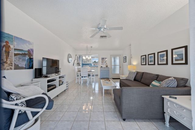 2735 Dudley Drive E C, West Palm Beach, FL 33415