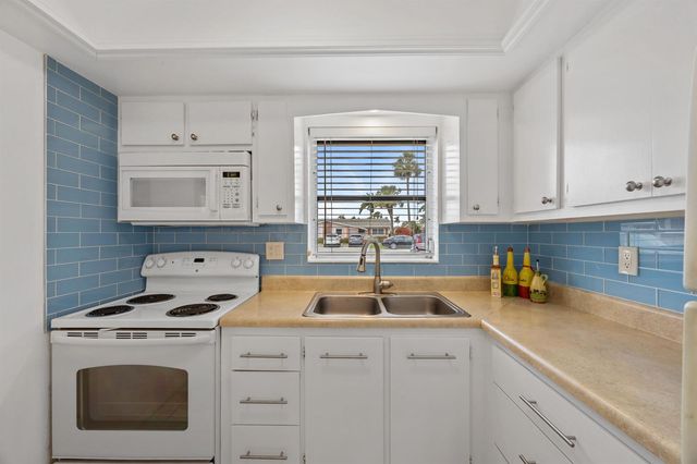 2735 Dudley Drive E C, West Palm Beach, FL 33415