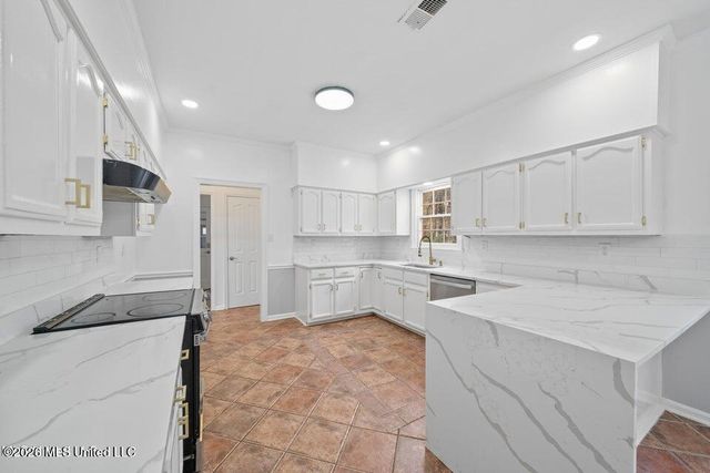 6965 Fox Chase Drive, Southaven, MS 38671