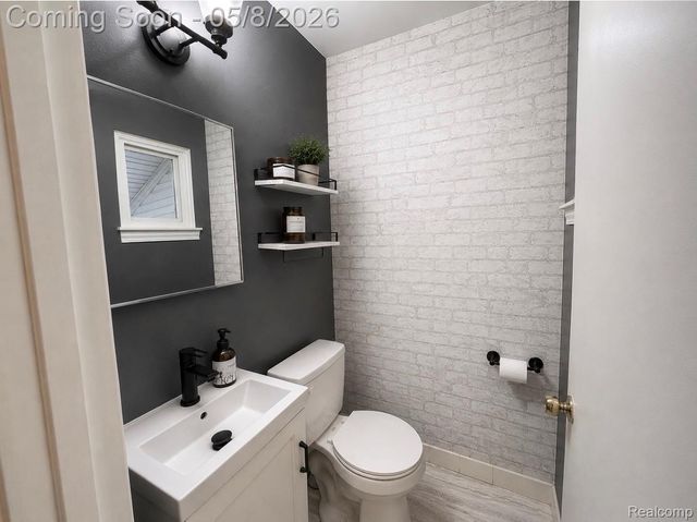 28062 Cunningham Drive, Warren, MI 48092