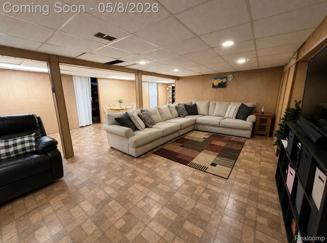 28062 Cunningham Drive, Warren, MI 48092
