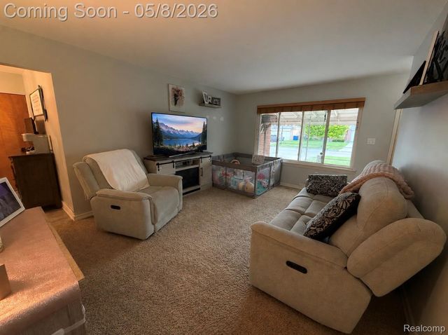 28062 Cunningham Drive, Warren, MI 48092