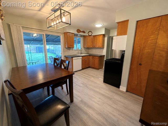 28062 Cunningham Drive, Warren, MI 48092