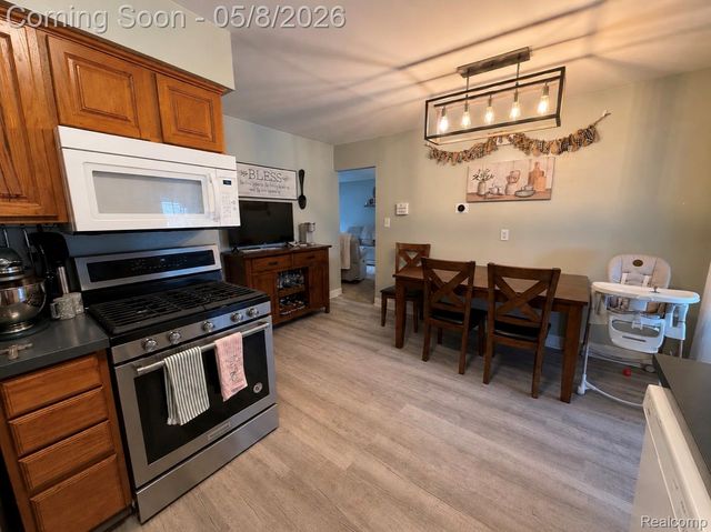 28062 Cunningham Drive, Warren, MI 48092