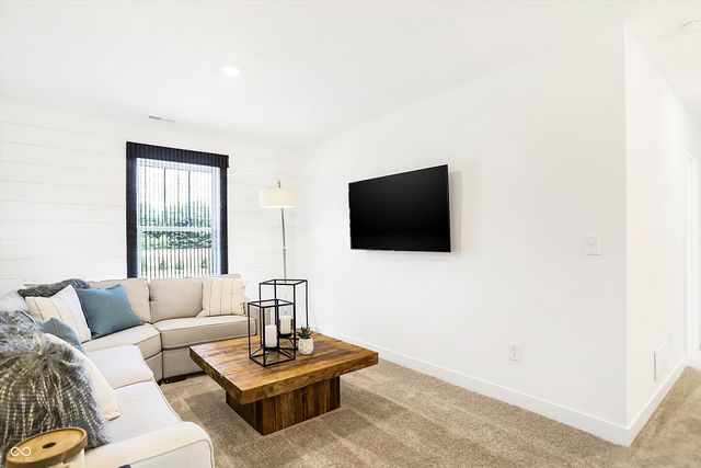 8403 Grand Appaloosa Way, Indianapolis, IN 46235