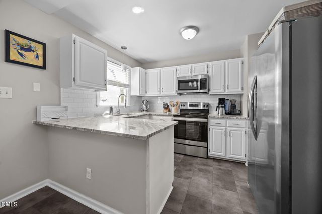 102 Fairburn Court, Wake Forest, NC 27587