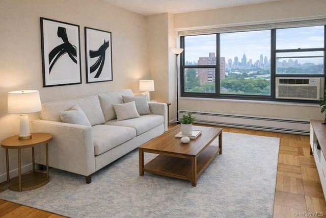 21-20 33rd Road 10B, Astoria, NY 11106