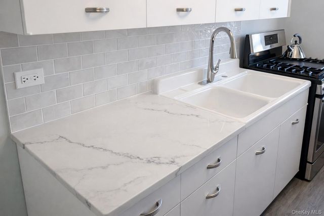 21-20 33rd Road 10B, Astoria, NY 11106