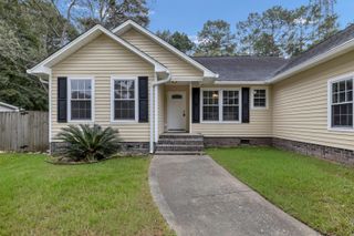 212 Trestlewood Drive, Summerville, SC 29486