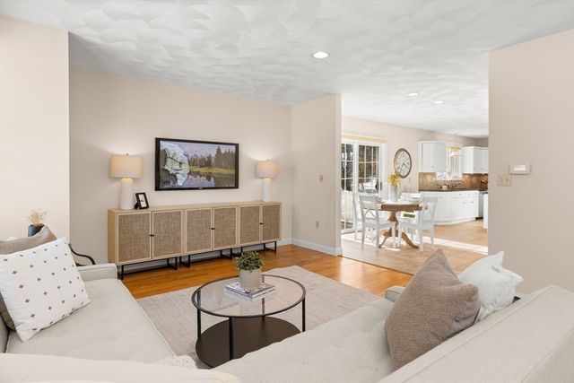 7 Hickory Lane, Ipswich, MA 01938