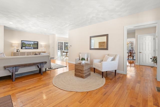 7 Hickory Lane, Ipswich, MA 01938