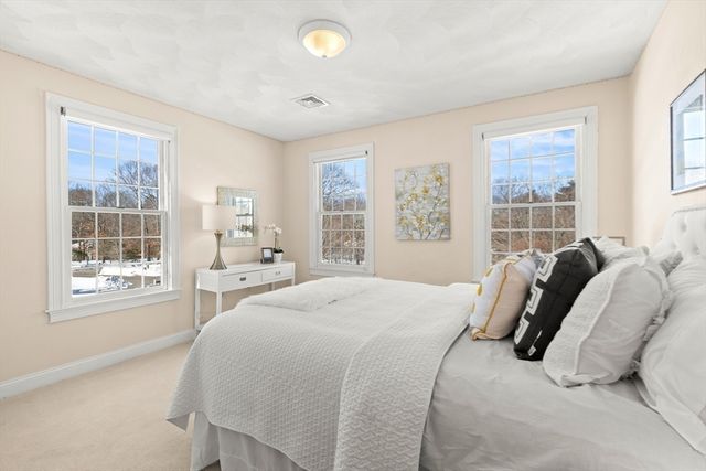 7 Hickory Lane, Ipswich, MA 01938