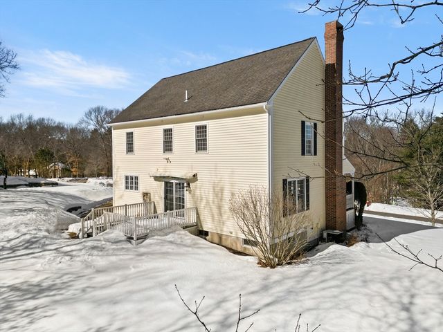7 Hickory Lane, Ipswich, MA 01938