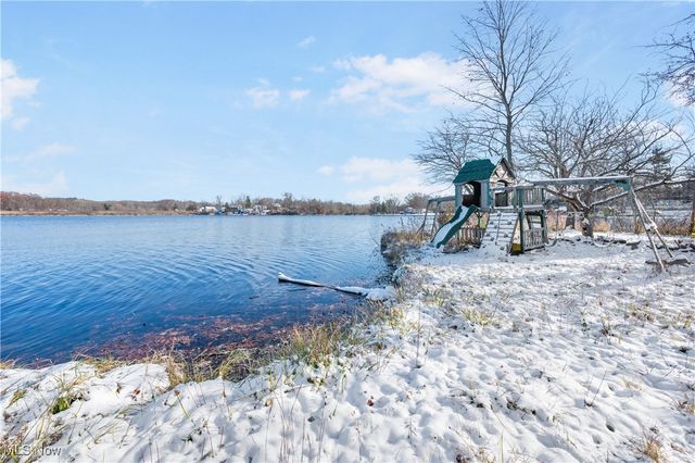 584 Apple Drive, Coventry, OH 44319