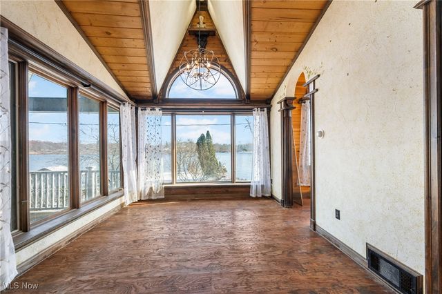 584 Apple Drive, Coventry, OH 44319