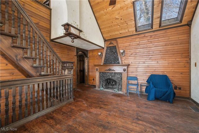 584 Apple Drive, Coventry, OH 44319