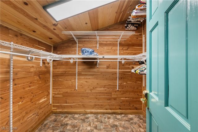 584 Apple Drive, Coventry, OH 44319