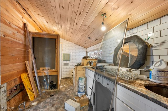 584 Apple Drive, Coventry, OH 44319