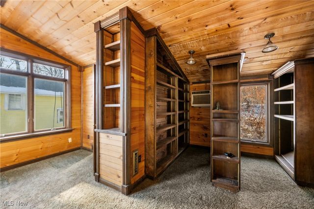 584 Apple Drive, Coventry, OH 44319