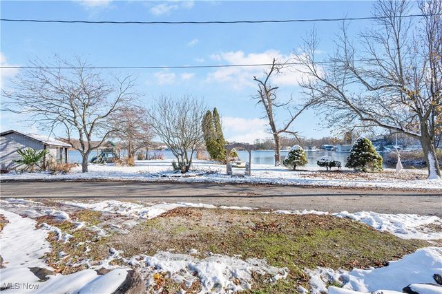 584 Apple Drive, Coventry, OH 44319