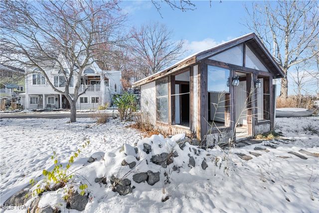 584 Apple Drive, Coventry, OH 44319