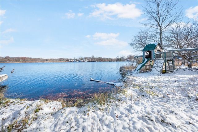 584 Apple Drive, Coventry, OH 44319