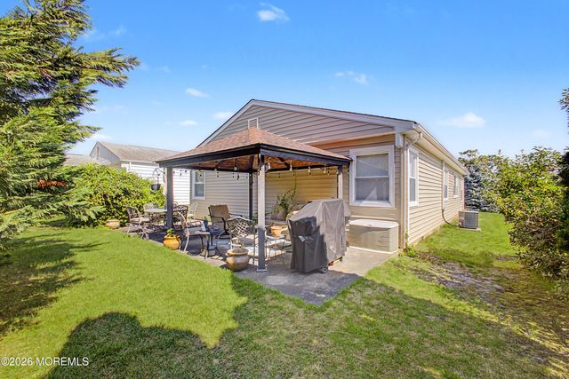 2 Virgin Islands Drive, Toms River, NJ 08757