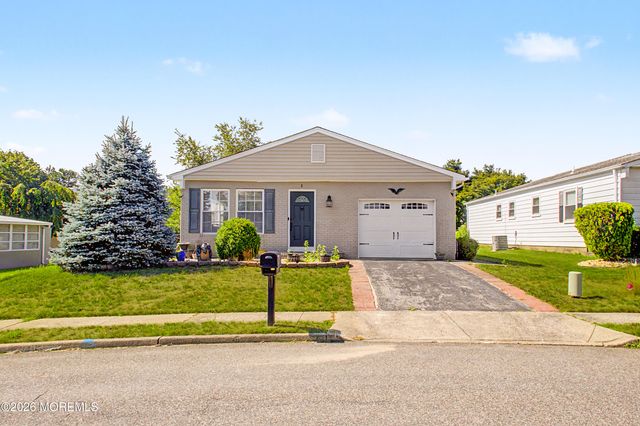 2 Virgin Islands Drive, Toms River, NJ 08757