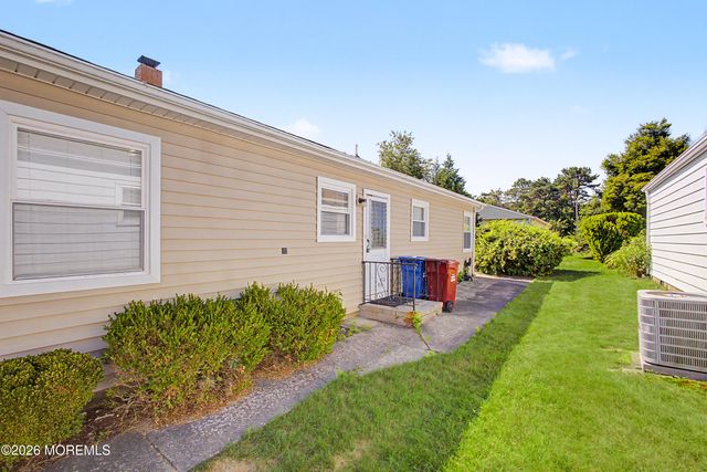 2 Virgin Islands Drive, Toms River, NJ 08757