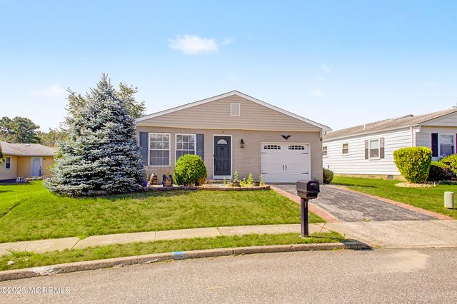 2 Virgin Islands Drive, Toms River, NJ 08757